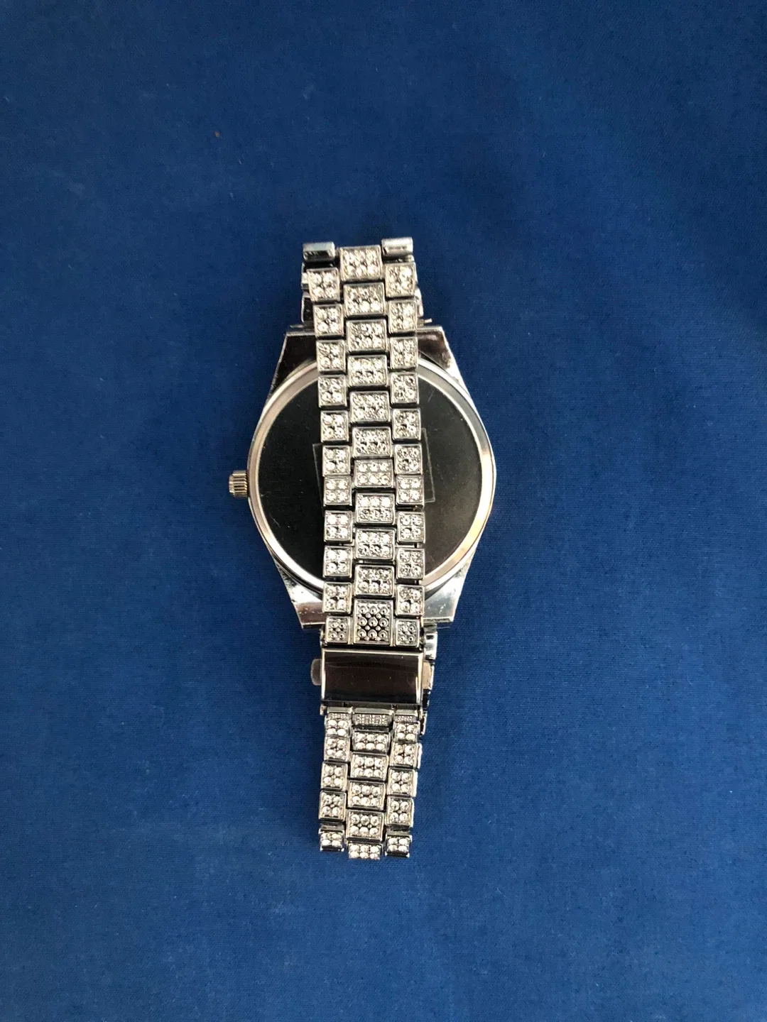 Silver Tone Red Dial Watch image indicator(2)