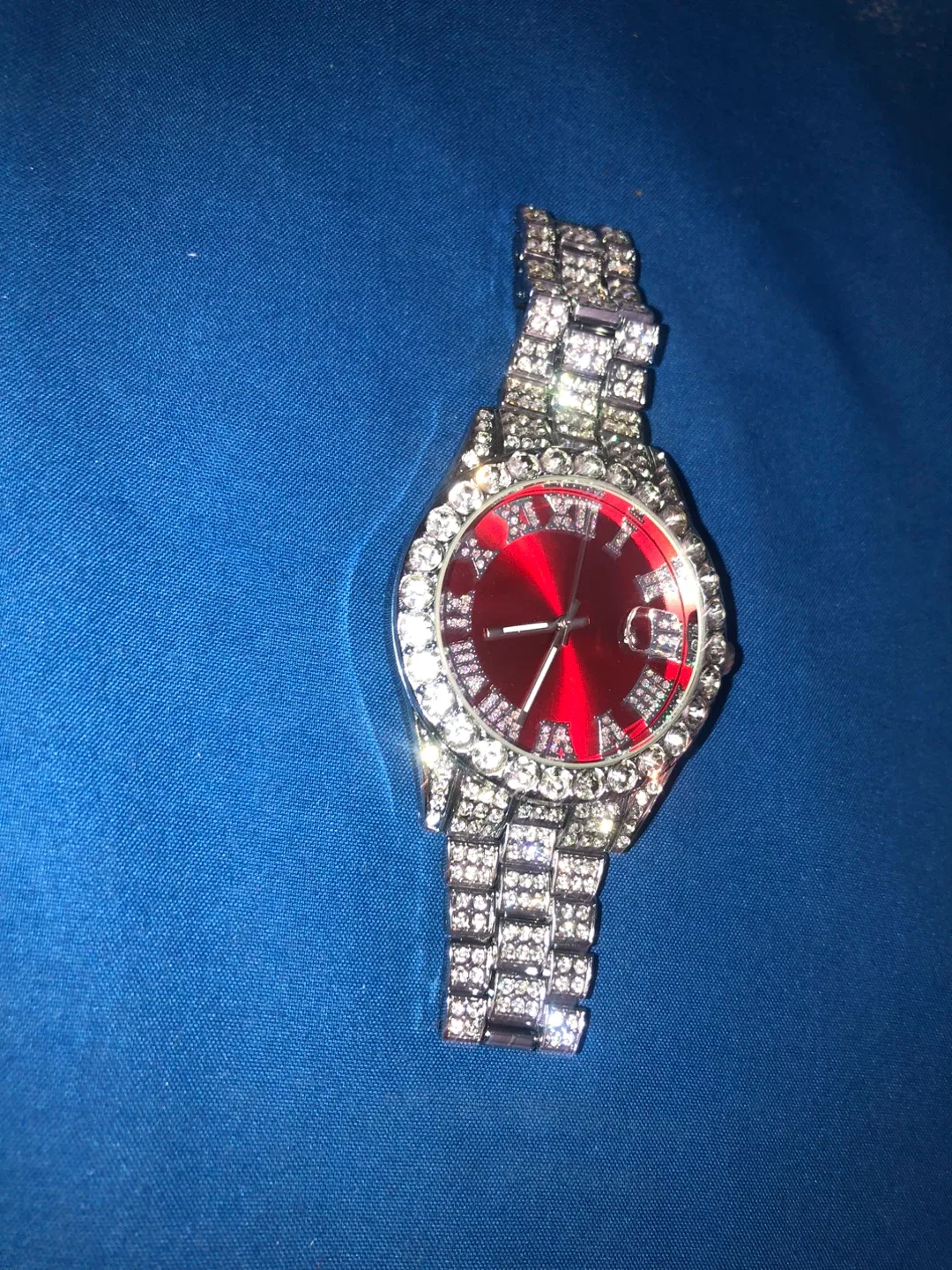 Silver Tone Red Dial Watch image indicator(3)