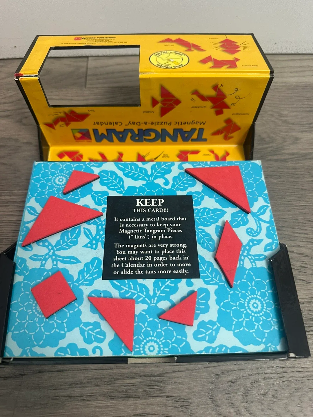 Tangram Magnetic Puzzle-a-Day Calendar image indicator(3)