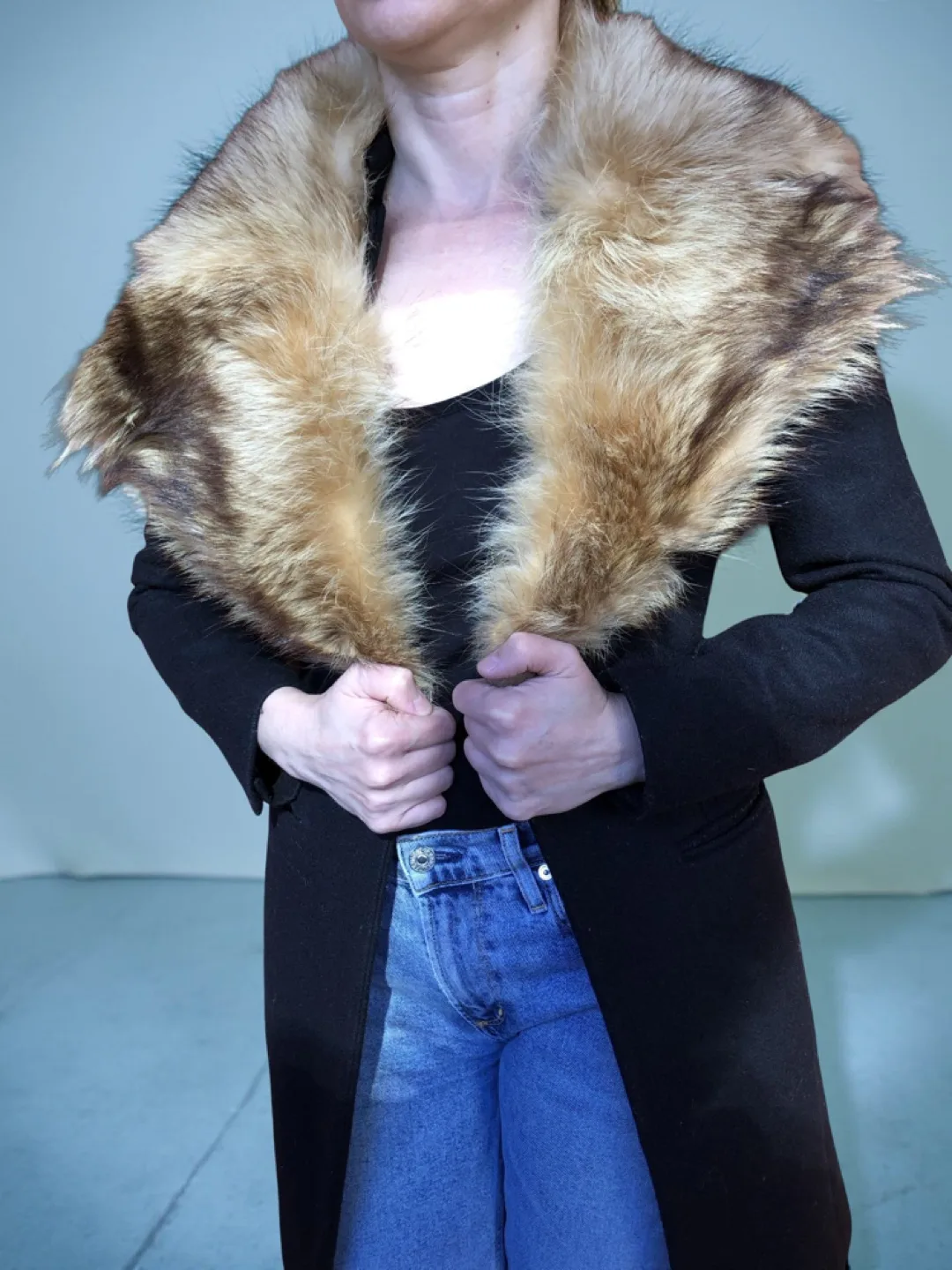 Stunning genuine racoon satin lined fur collar image indicator(2)