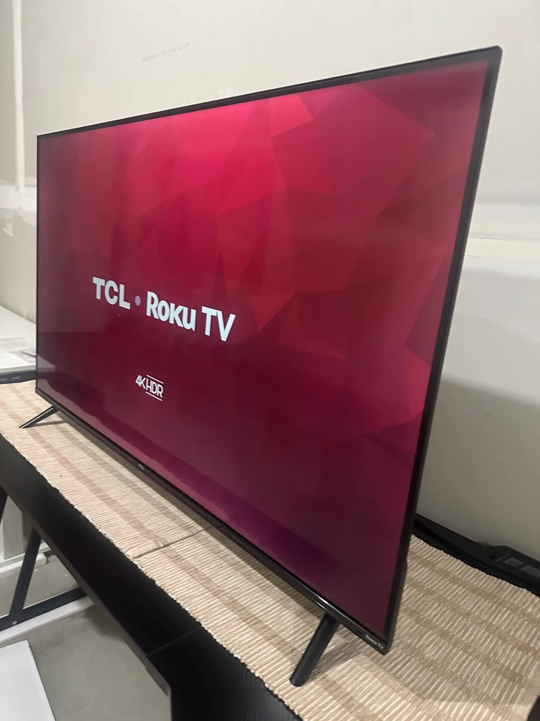 Used Like New TCL 43" 4K Roku Smart TV, HDR