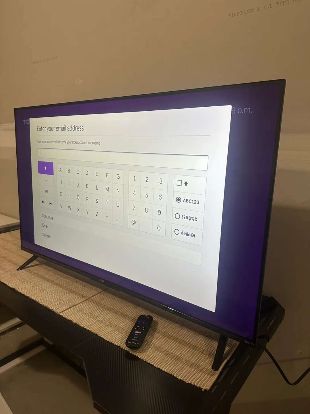 Used Like New TCL 43" 4K Roku Smart TV, HDR image indicator(5)