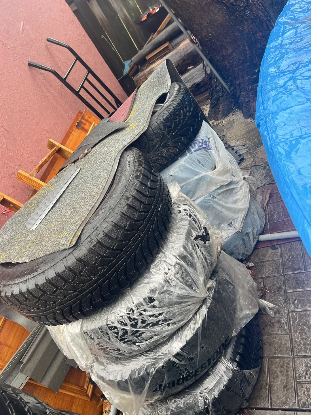 Set of R17 Tires image indicator(4)