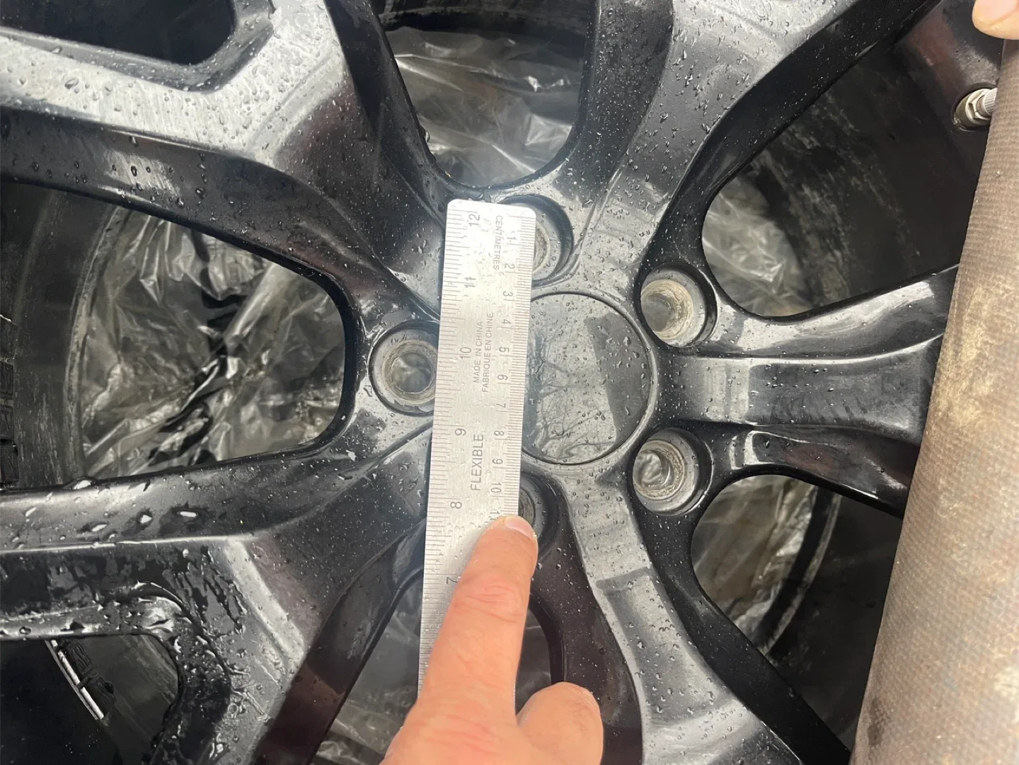 Set of R17 Tires image indicator(3)