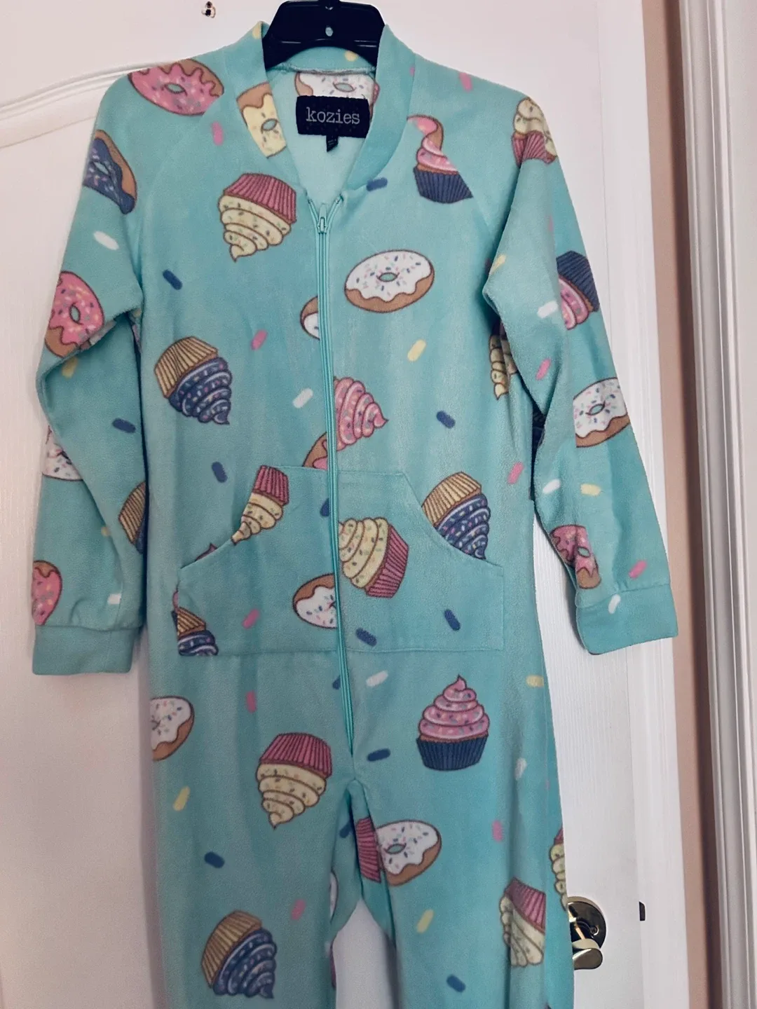 Brand new Cupcakes & Donuts fleece Onesie w non-skid feet image indicator(6)