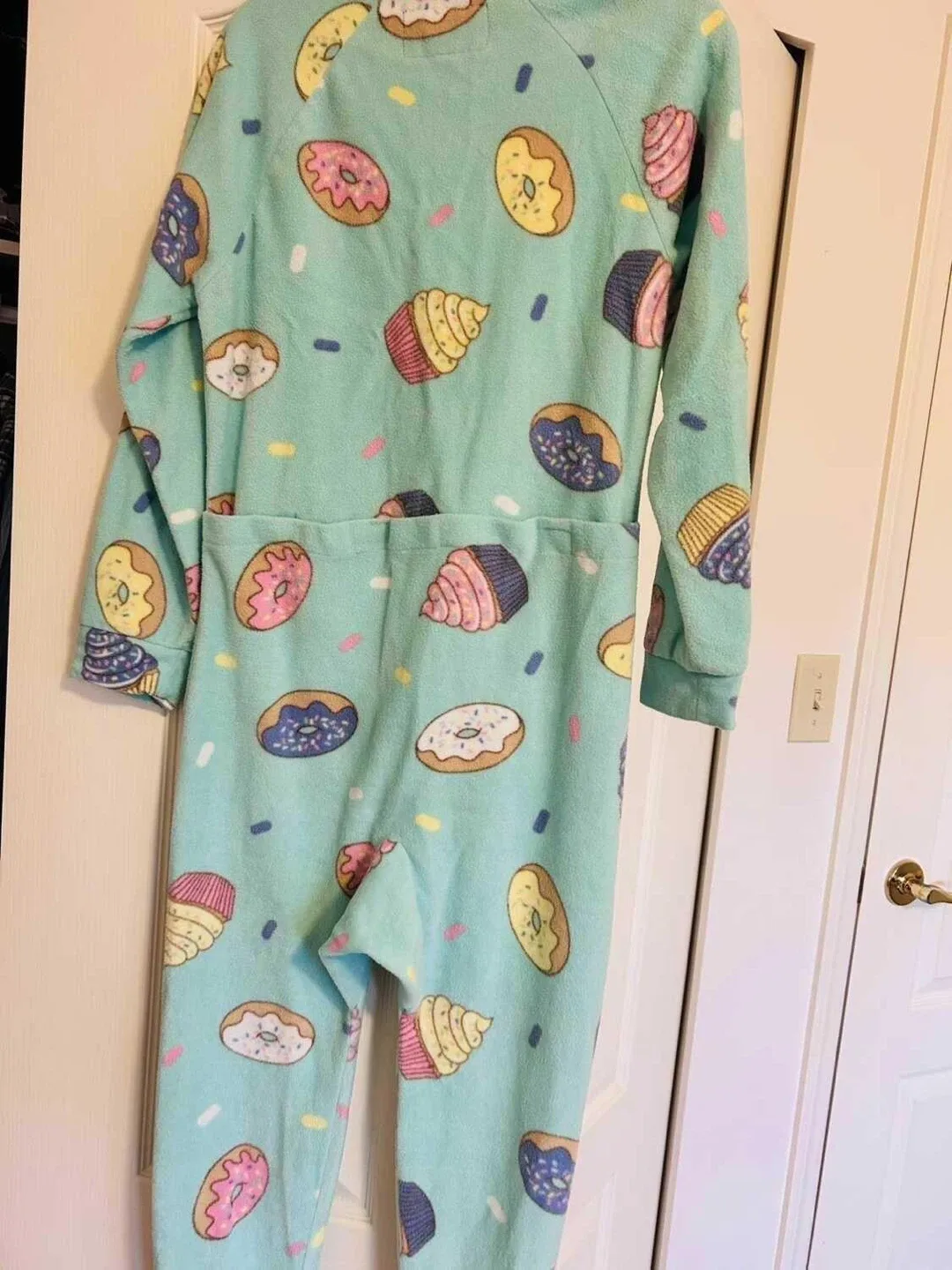 Brand new Cupcakes & Donuts fleece Onesie w non-skid feet image indicator(3)