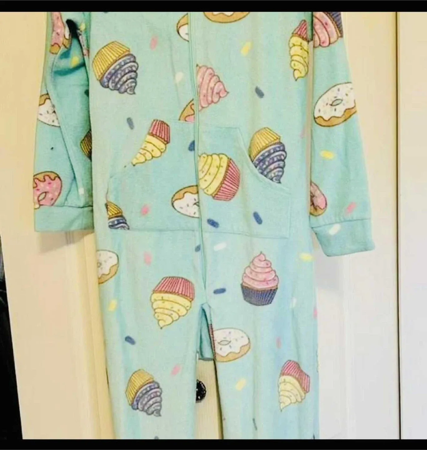 Brand new Cupcakes & Donuts fleece Onesie w non-skid feet image indicator(4)