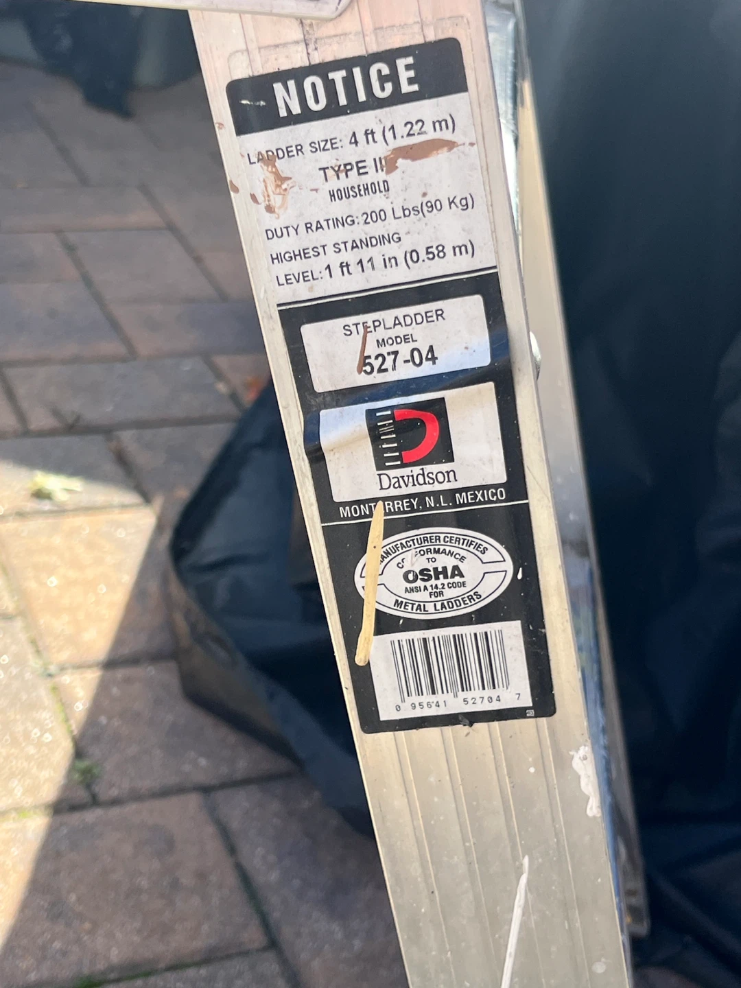 Davidson 4 ft Step Ladder - Model 527-04