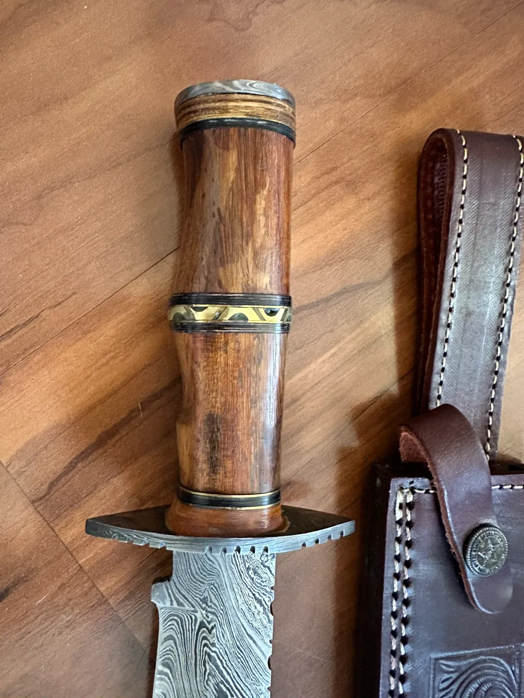 Handmade Damascus Steel Knife with Leather Sheath image indicator(5)