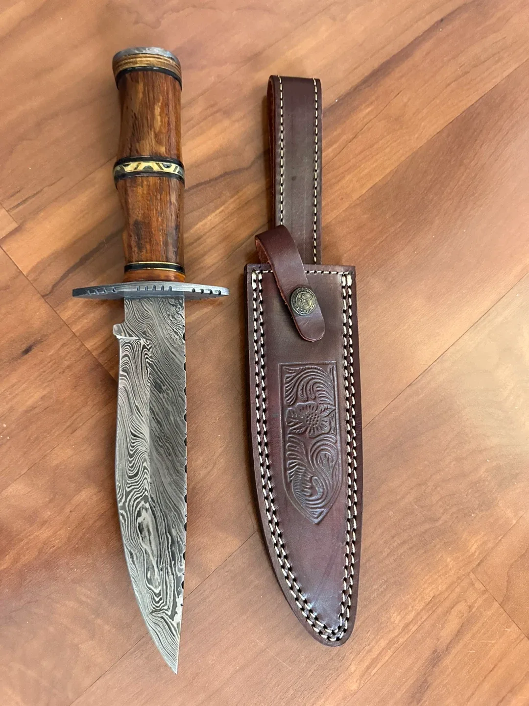 Handmade Damascus Steel Knife with Leather Sheath image indicator(6)