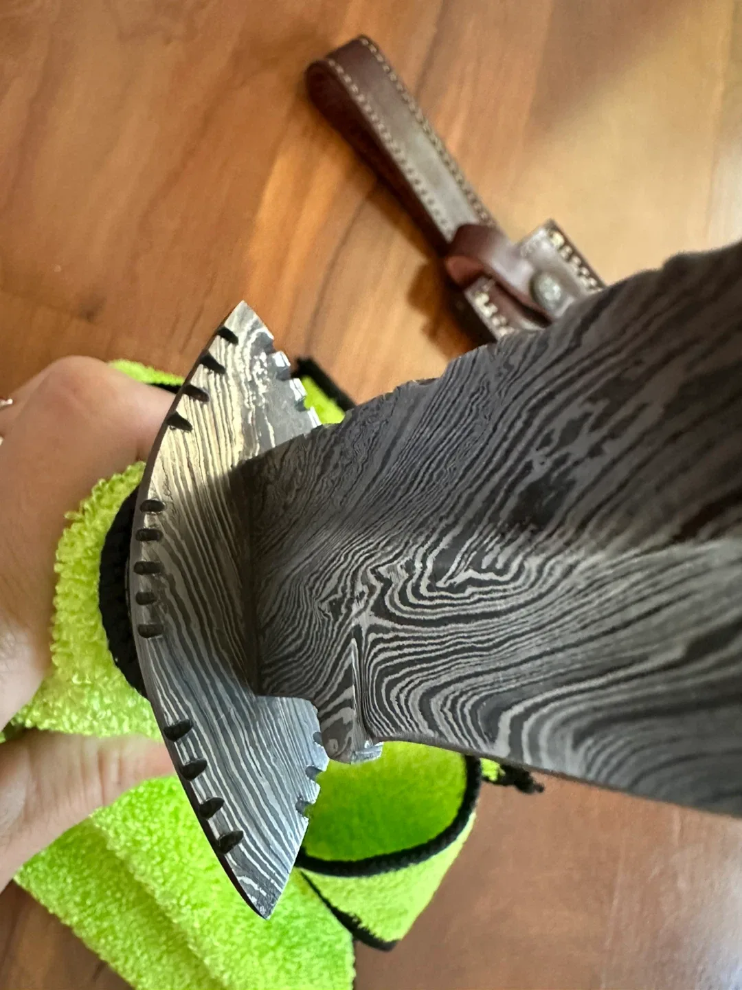 Handmade Damascus Steel Knife with Leather Sheath image indicator(9)