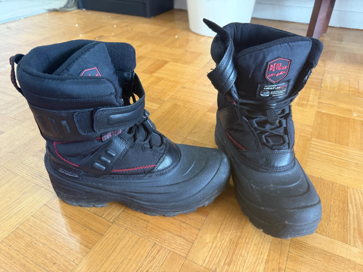 Ice Fields Black Winter Boots - Size 8