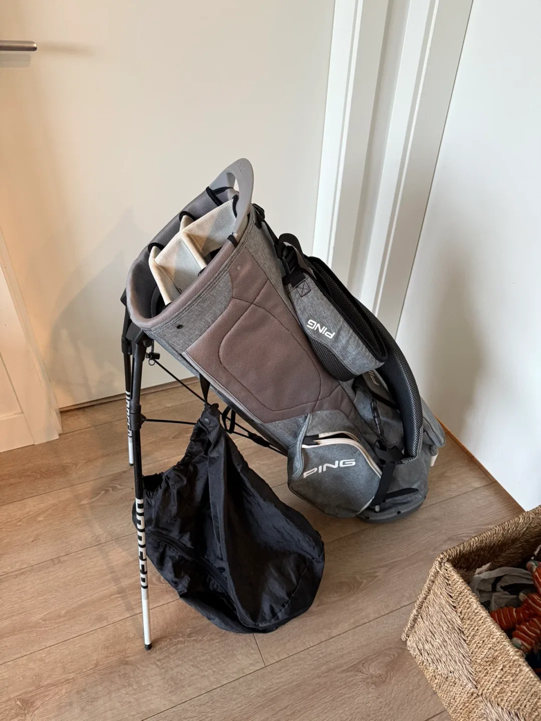 Ping Hoofer Golf Stand Bag - Grey image indicator(3)