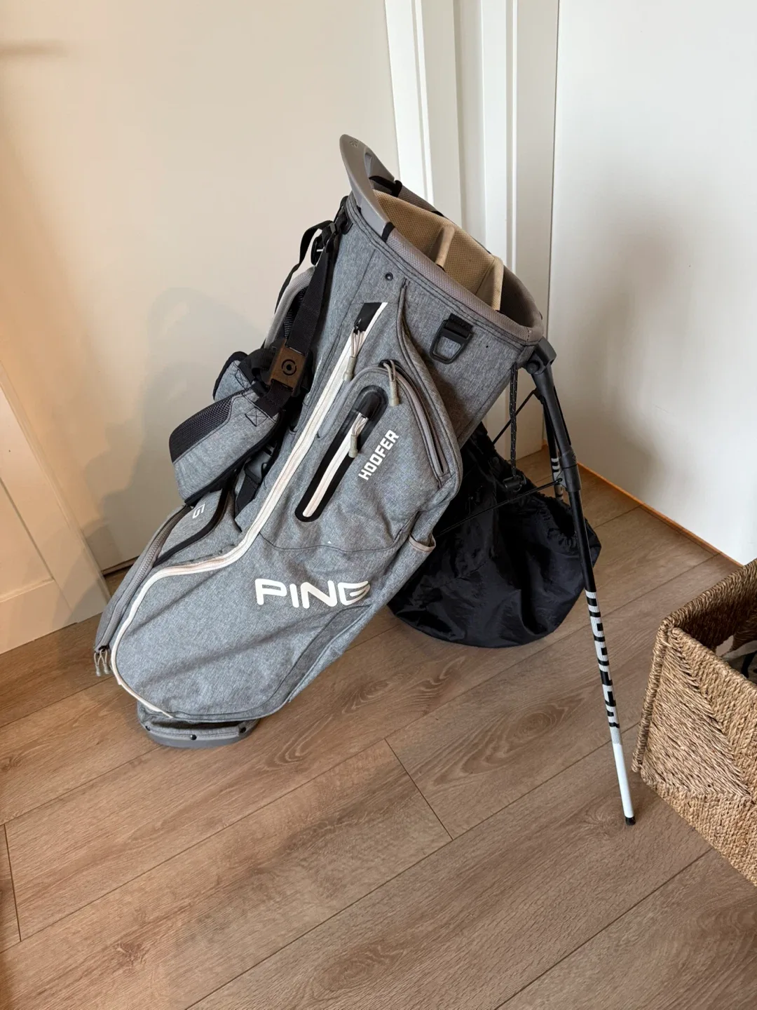 Ping Hoofer Golf Stand Bag - Grey image indicator(2)