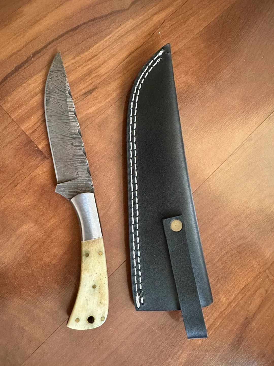 Damascus Steel Hunting Knife with Sheath image indicator(4)