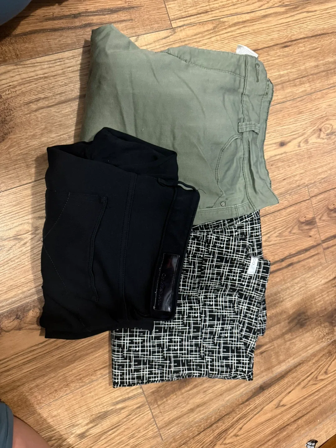 New Jeans Bundle: Parasuco, Justice, Santana image indicator(2)