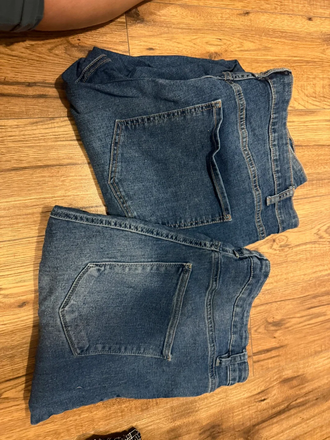 New Jeans Bundle: Parasuco, Justice, Santana image indicator(3)