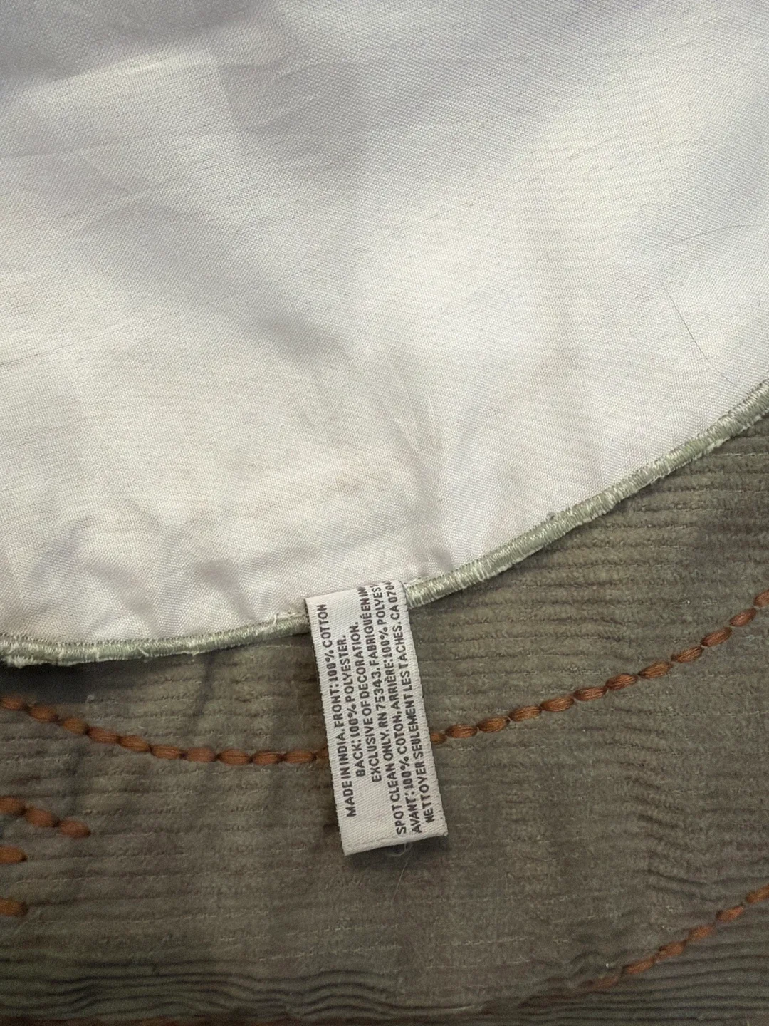 Shabby Chic Pumpkin Table Runner image indicator(4)