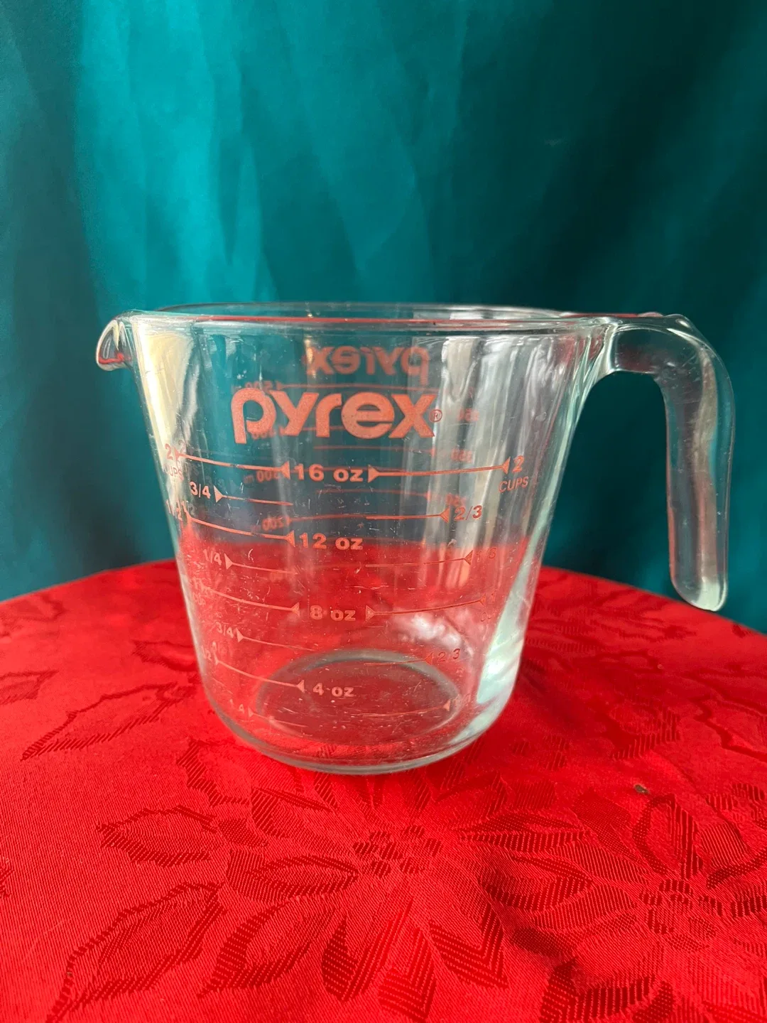 Vintage Pyrex Glass Measuring Cup - 2 Cup