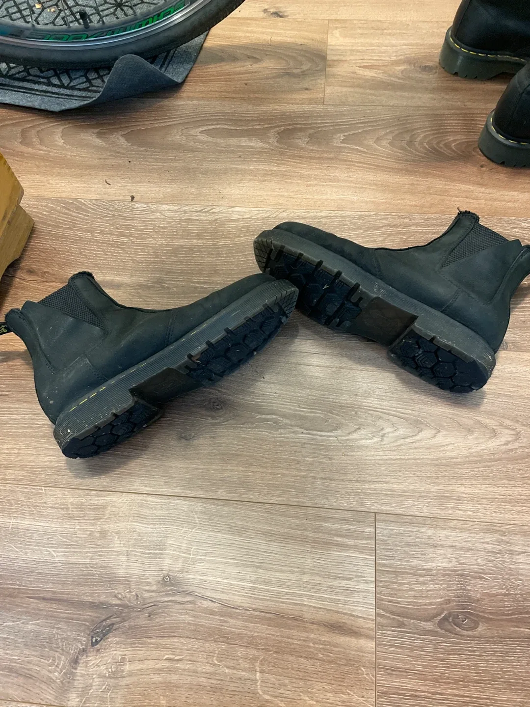 Dr. Martens Chelsea Boots - Black, US 10 image indicator(5)