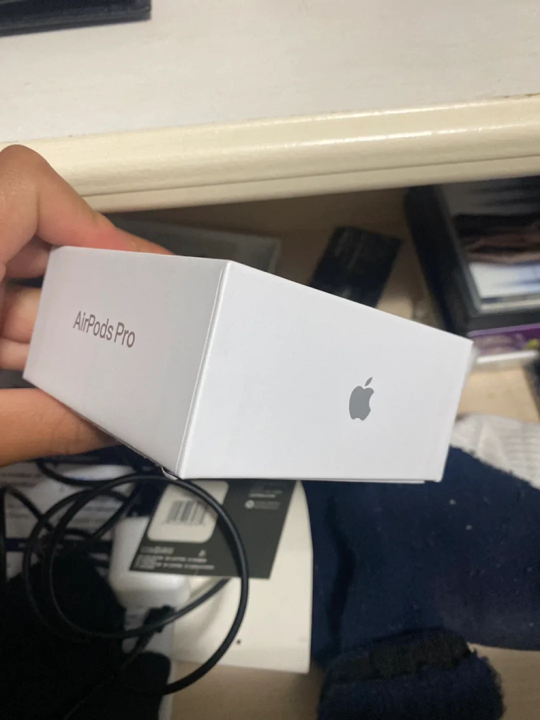 New Apple AirPods Pro (2nd Generation) image indicator(2)