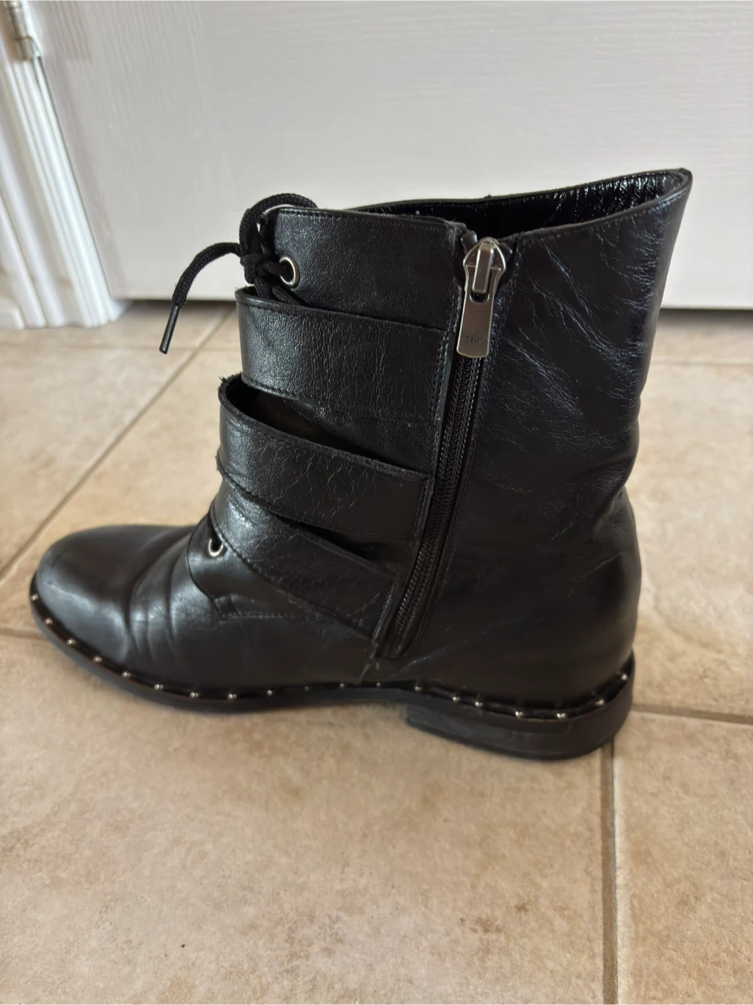Black Leather Boots - size 39 - photo 2