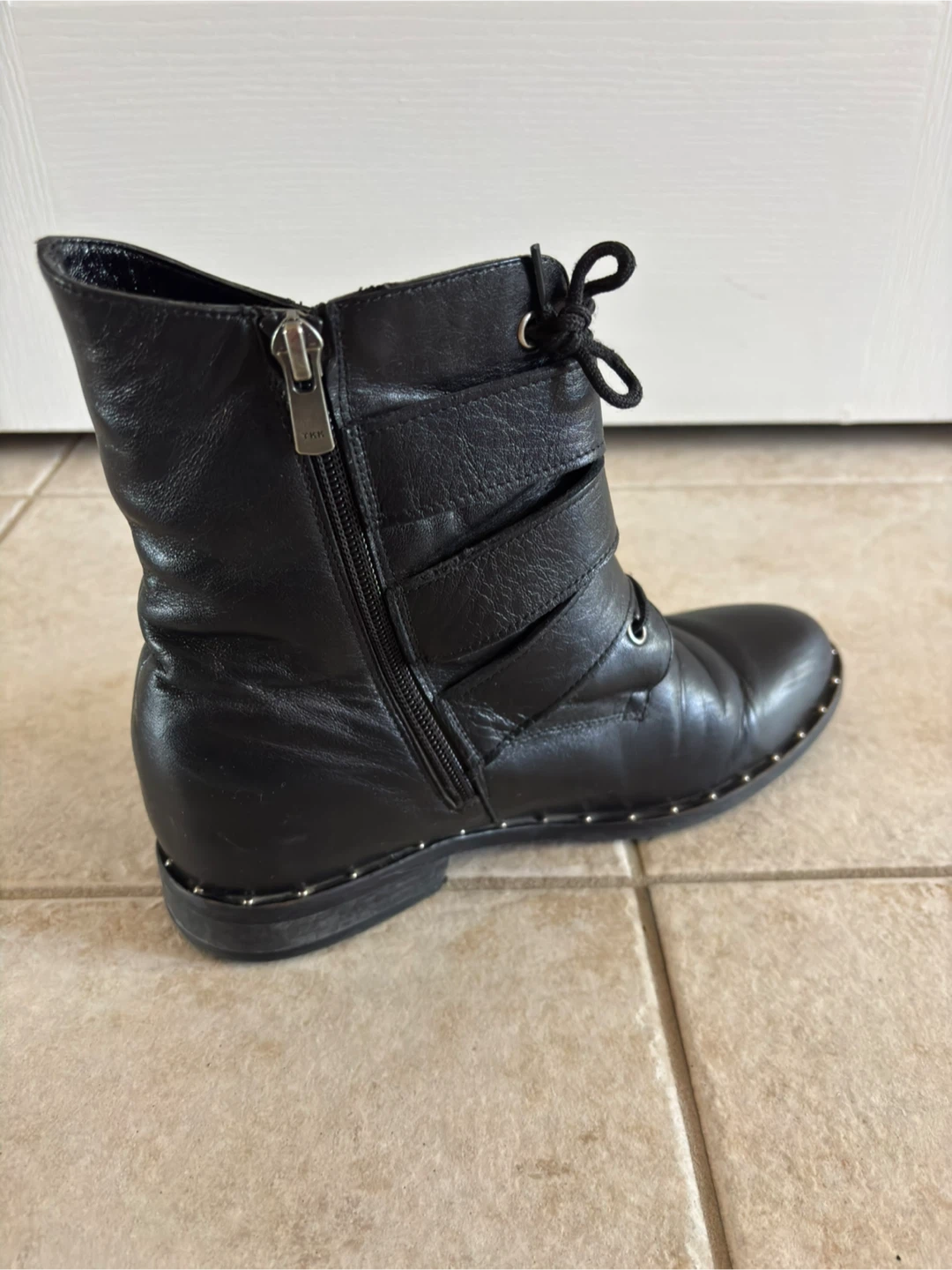 Black Leather Boots - size 39 - photo 3