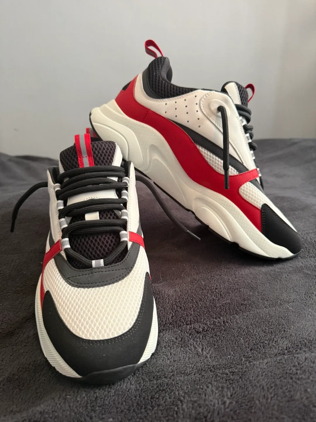 Dior Men's B22 Sneaker - White/Red/Black image indicator(2)