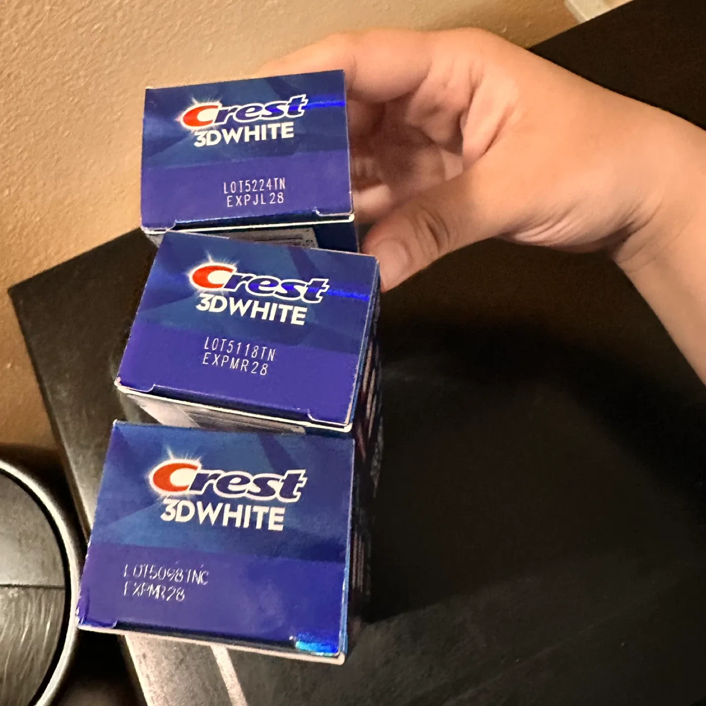 Crest 3D White Glamorous White Toothpaste image indicator(2)