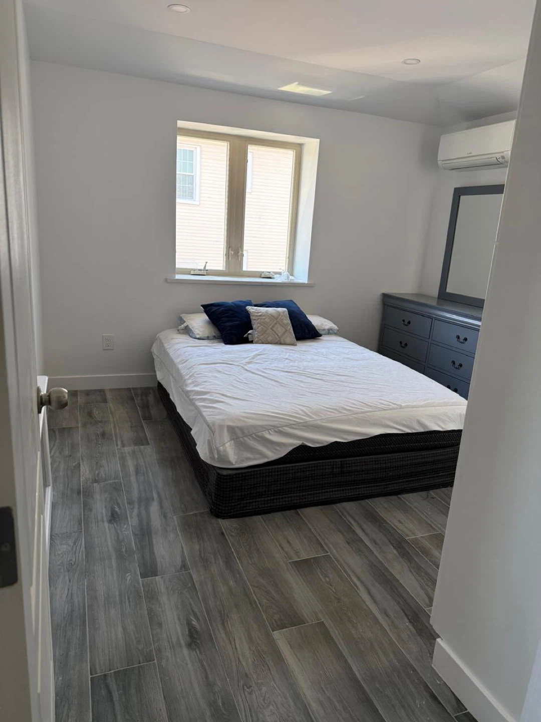 Bedroom set with dresser, mirror, and mini fridge - photo 4