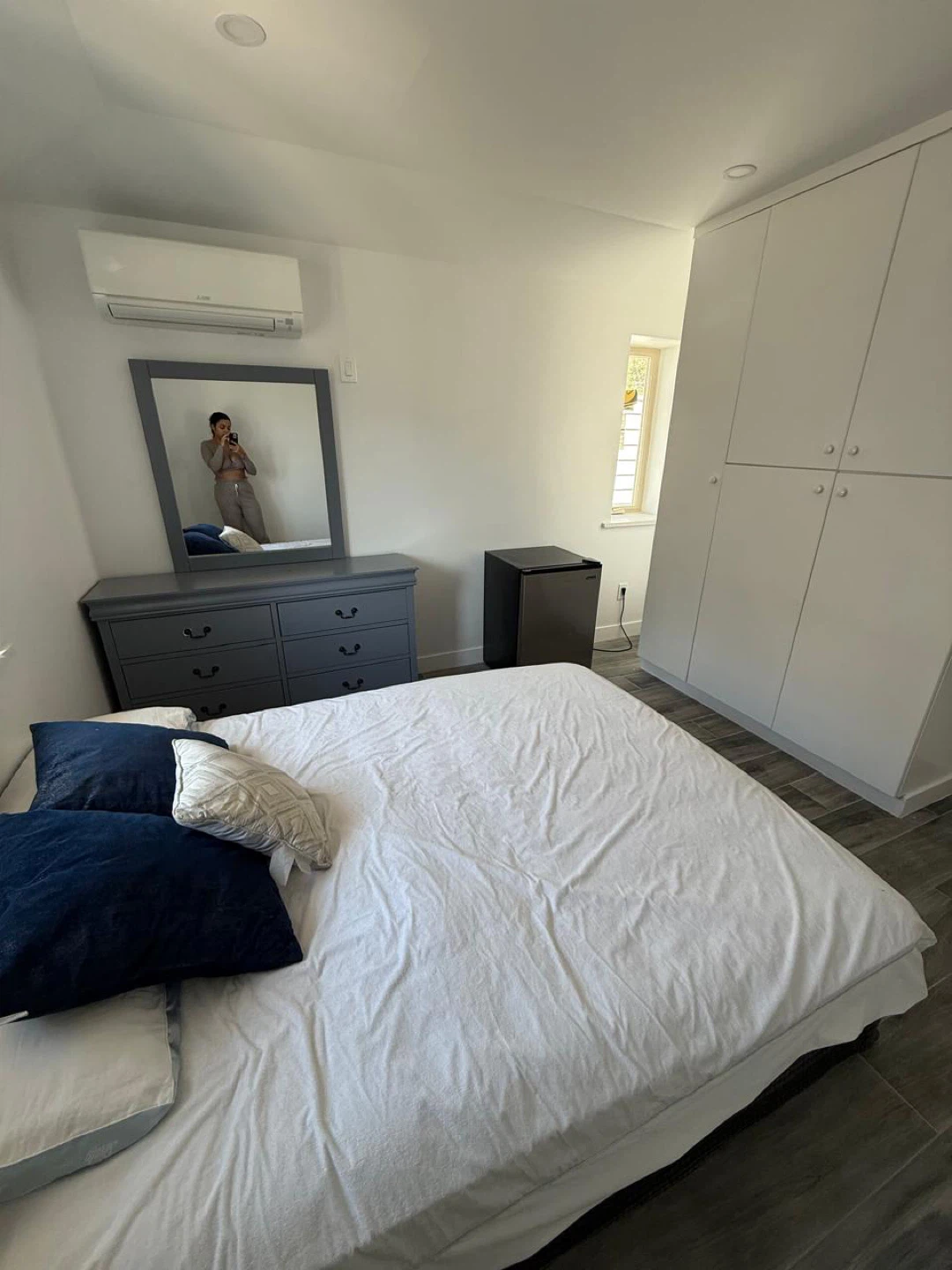 Bedroom set with dresser, mirror, and mini fridge - photo 2