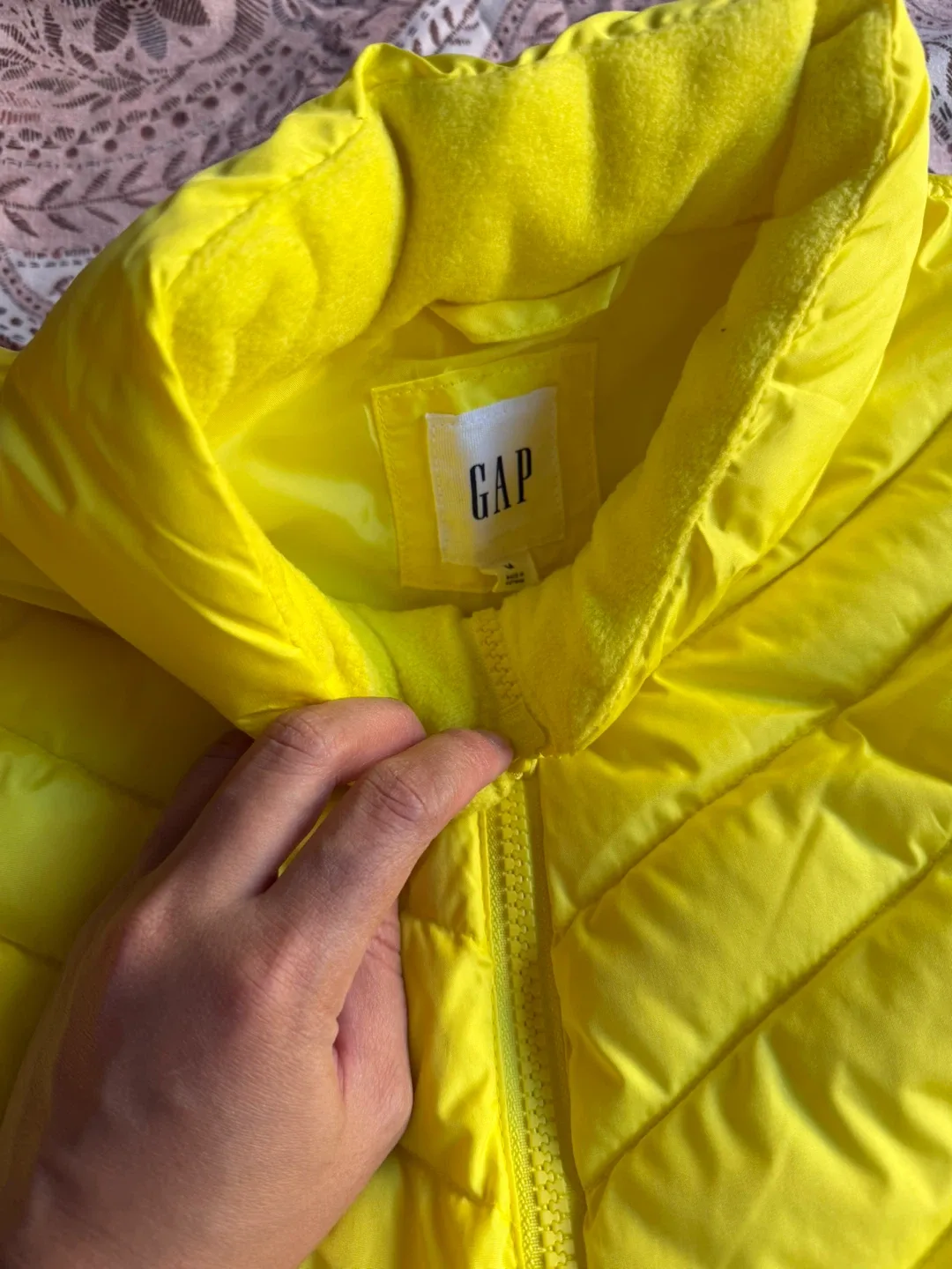 GAP Puffer Vest - Yellow & Pink image indicator(3)