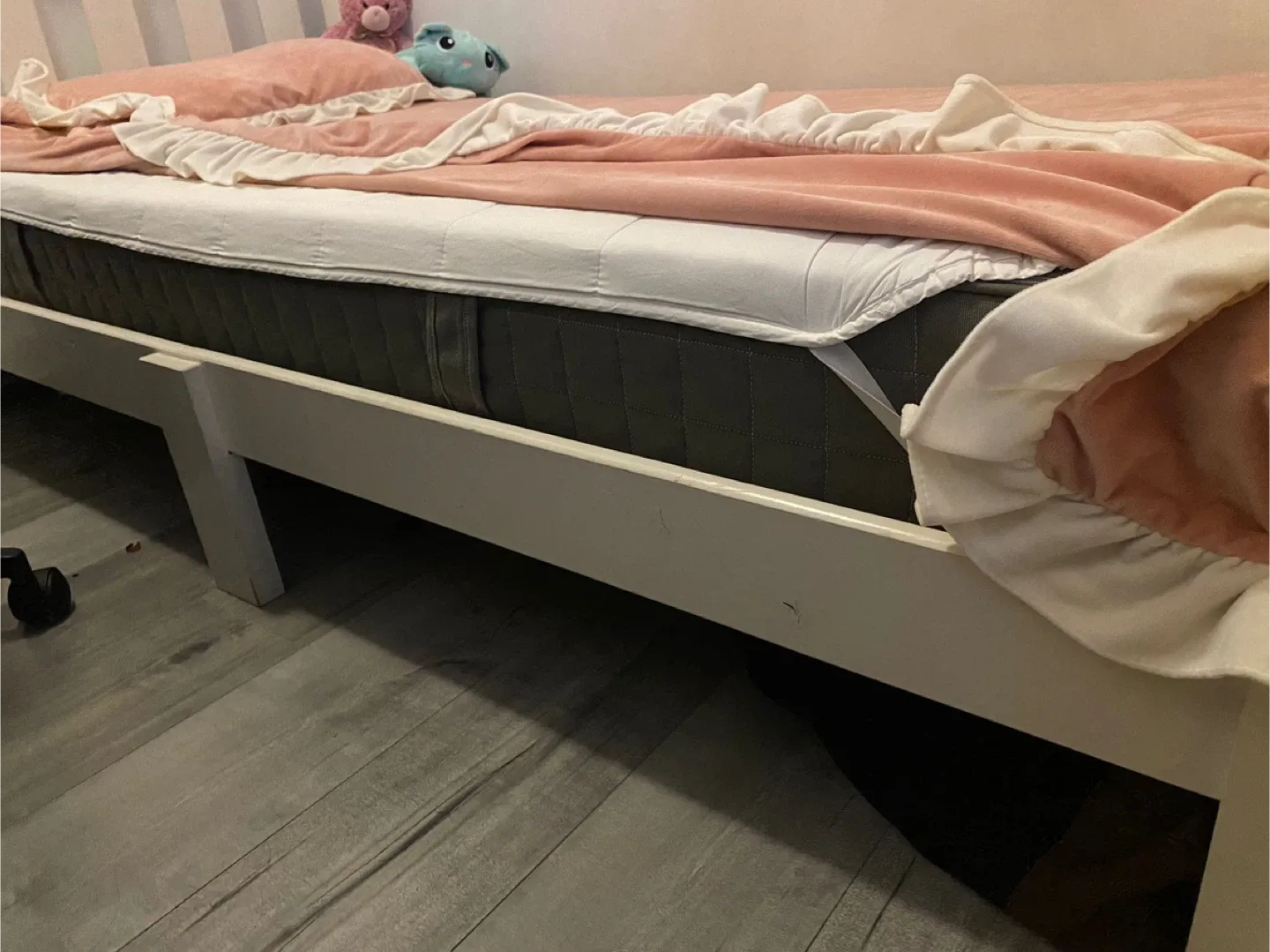 Twin Bed Frame with mattress image indicator(5)