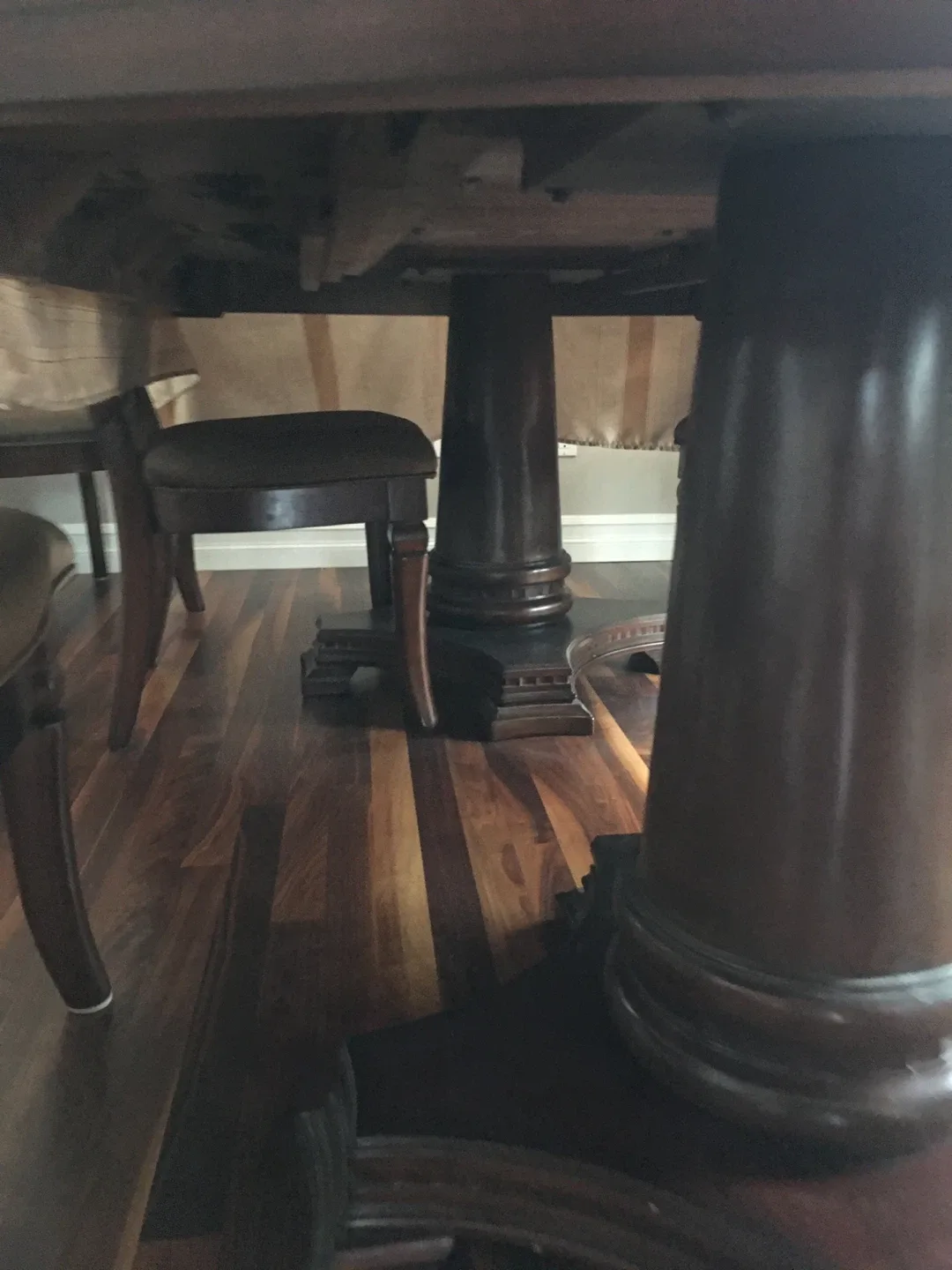 Fairmont Designs Dining Table & Chairs image indicator(5)