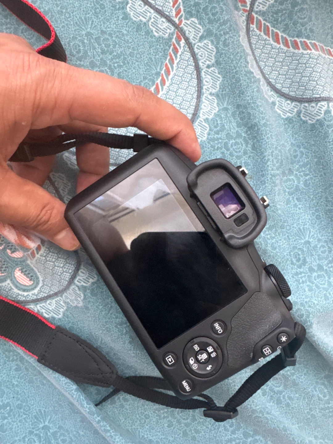 Canon EOS R100 Camera - photo 3