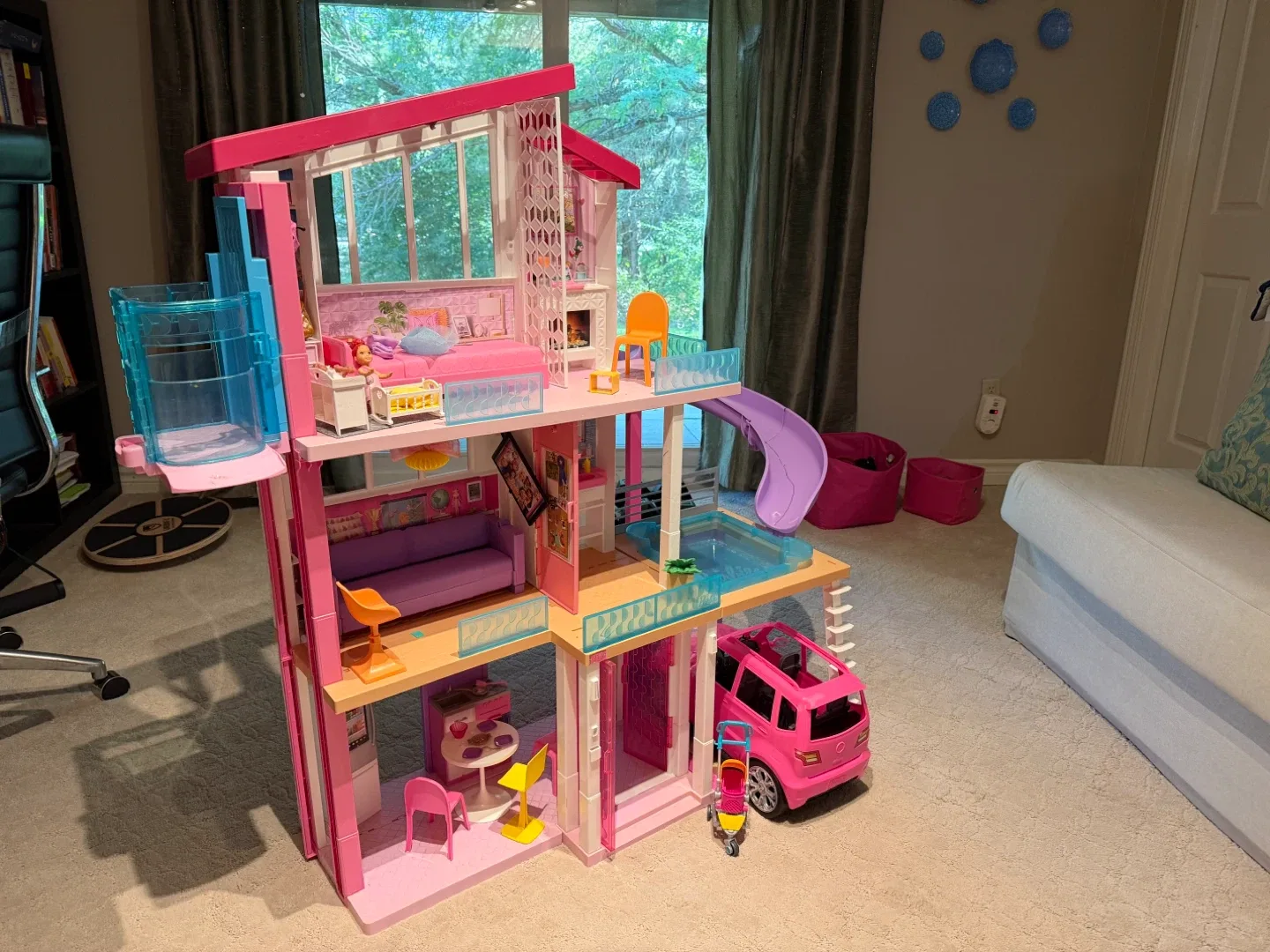Barbie Dreamhouse with Accessories image indicator(2)