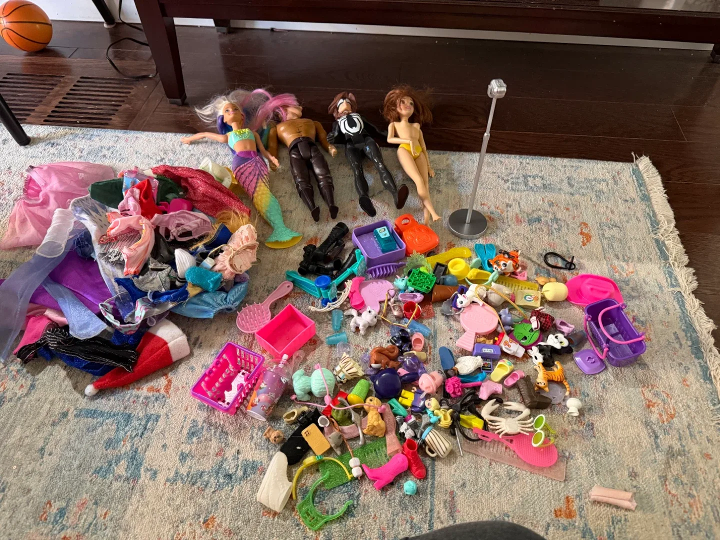 Barbie Dreamhouse with Accessories image indicator(3)