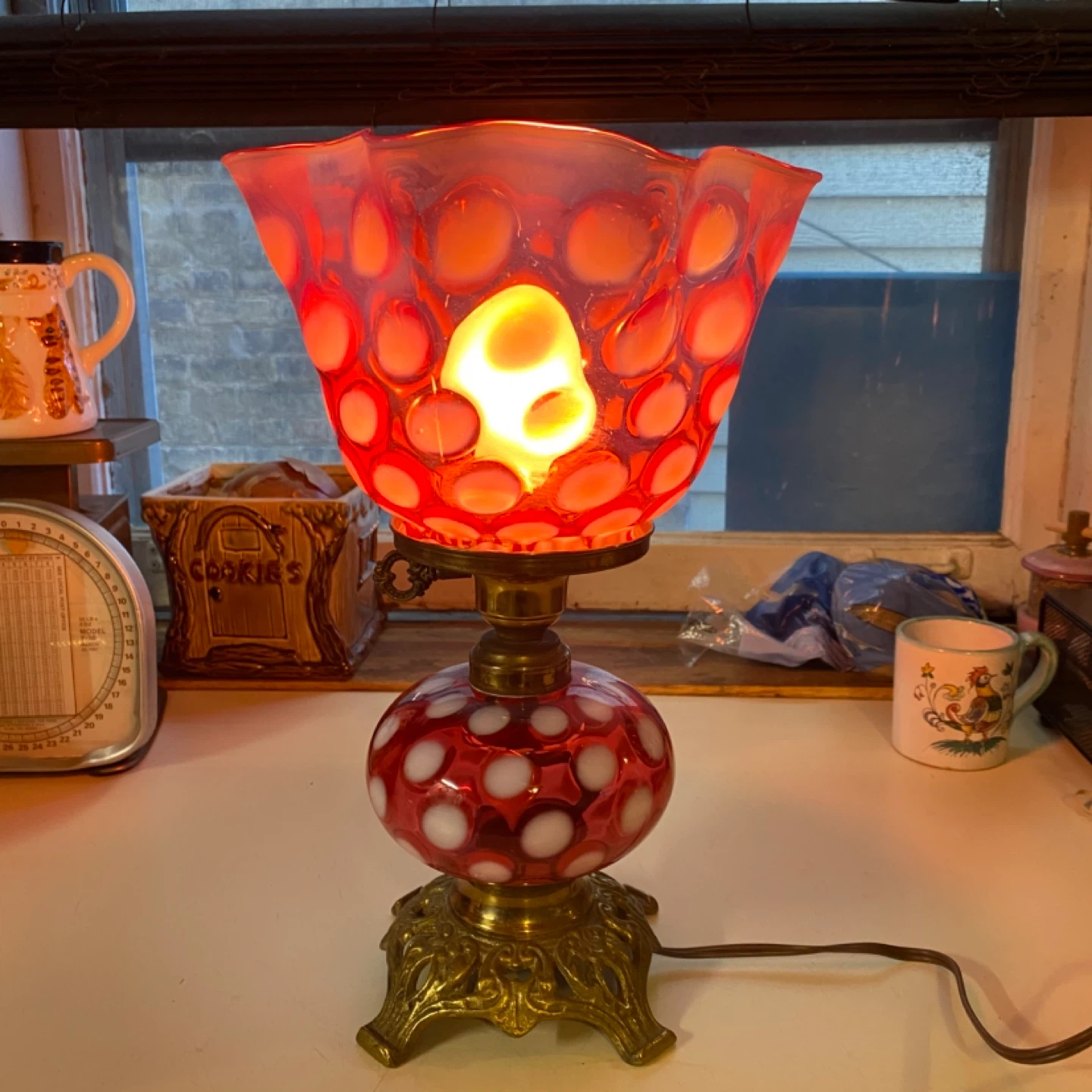 Fenton Cranberry Opalescent Coin Dot Table Lamp. - photo 3