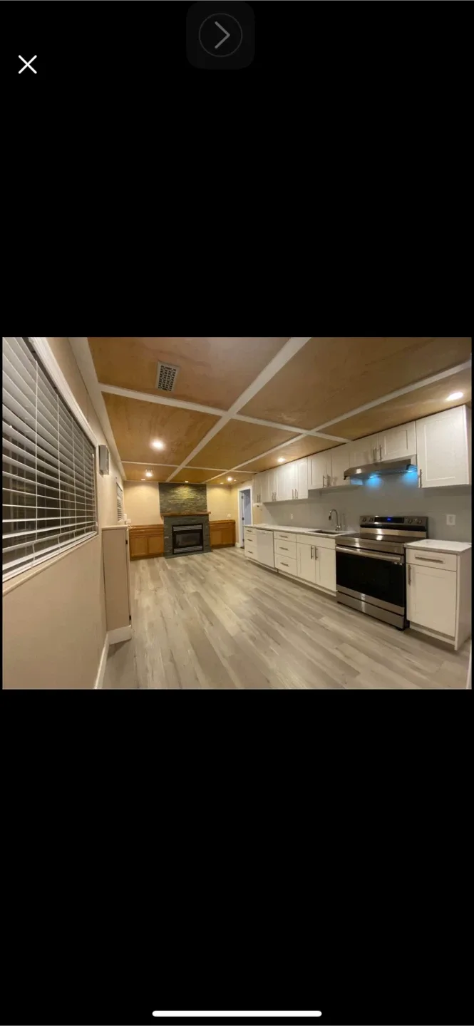 One bedroom basement for rent image indicator(7)