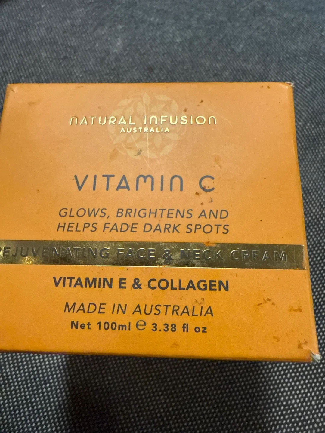 Natural Infusion Vitamin C Rejuvenating Face & Neck Cream image indicator(2)