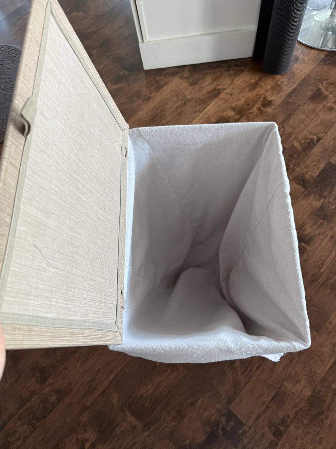 Lidded Laundry Hamper - photo 3