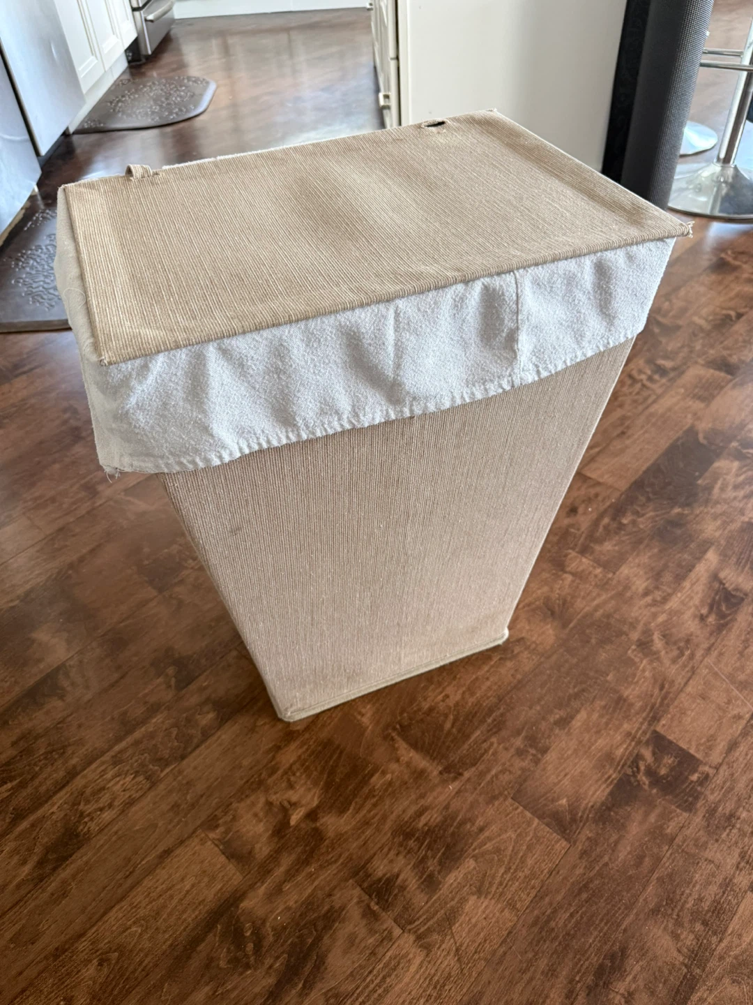 Lidded Laundry Hamper
