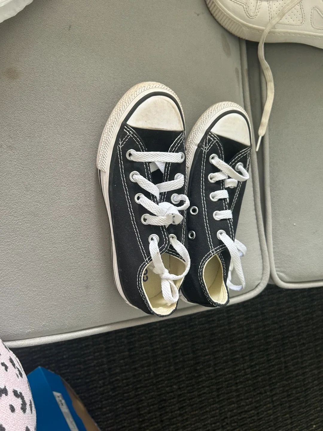 Kids' Adidas & Converse Shoes image indicator(2)