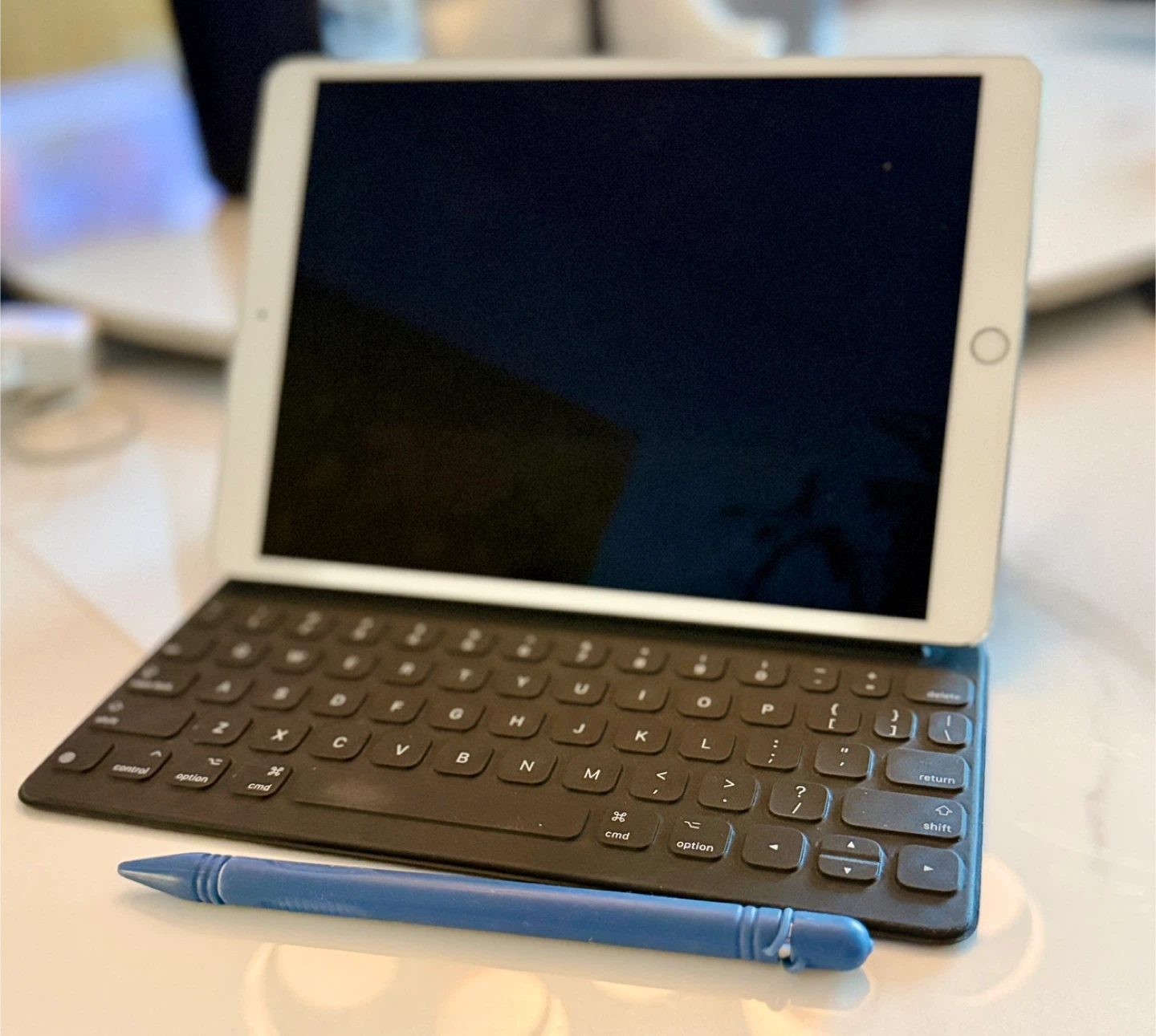 iPad Pro 10.5” + Pencil + Keyboard