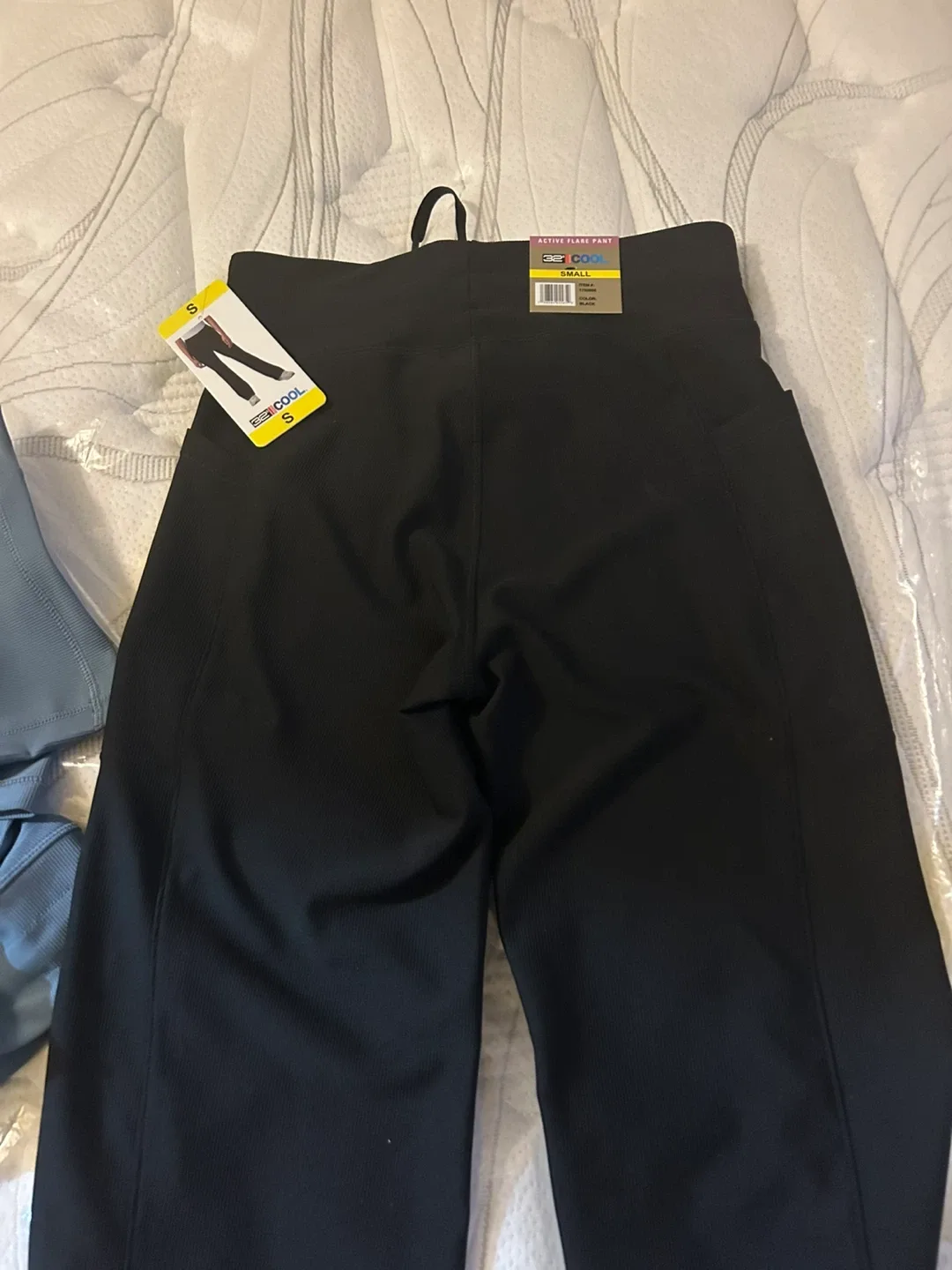NEW 32 Degrees Cool Active Flare Pant - Size Small image indicator(3)