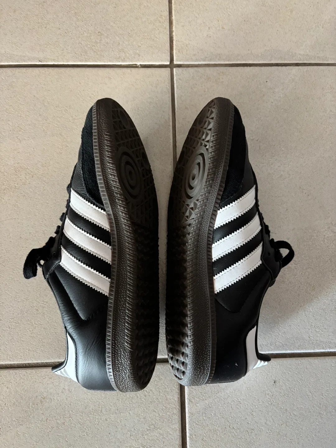 Adidas Samba OG Black/White, US 8 image indicator(2)