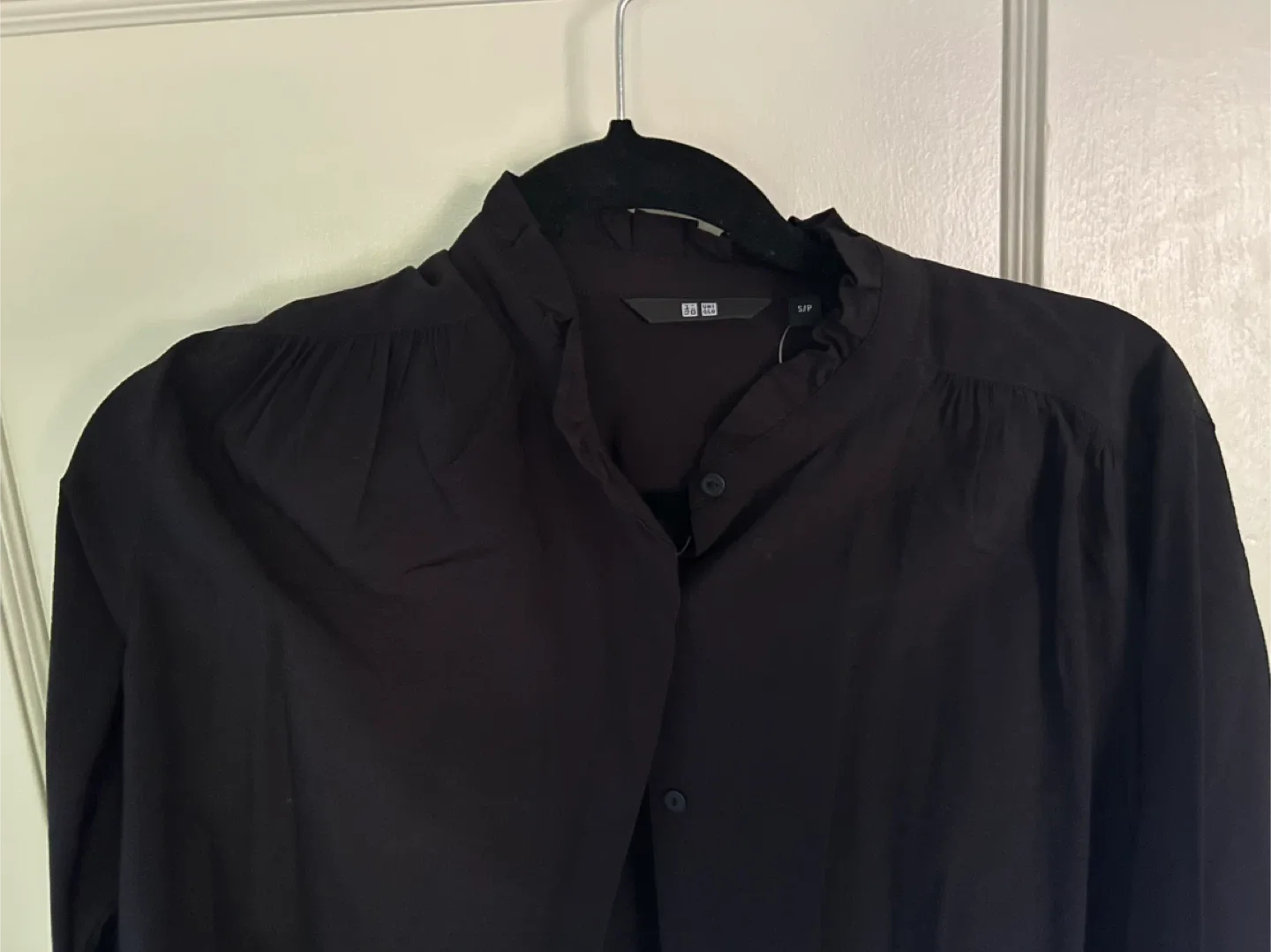 Uniqlo Ruffled Blouse - Black, Size S image indicator(2)