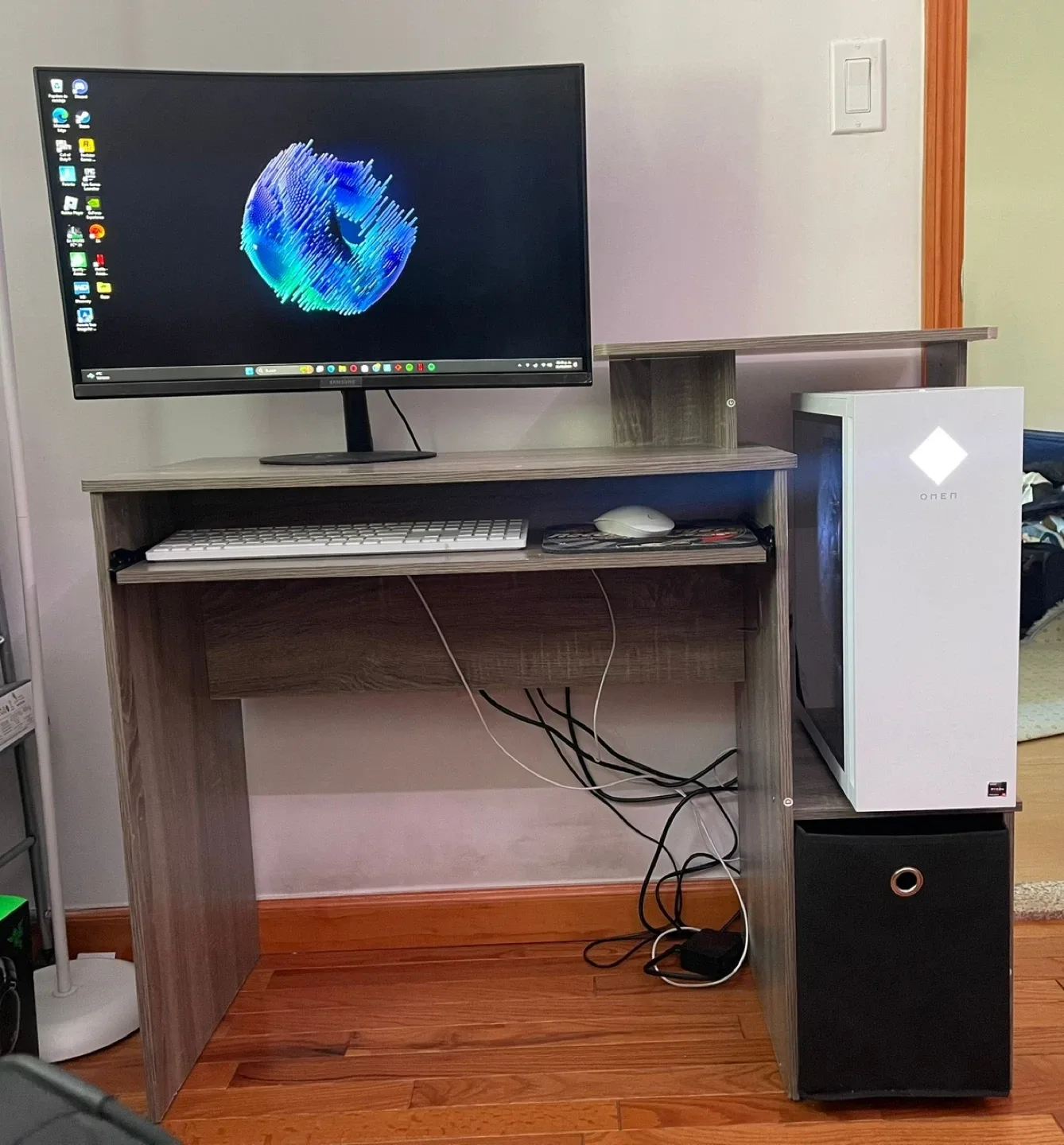 HP OMEN Desktop PC - White image indicator(8)