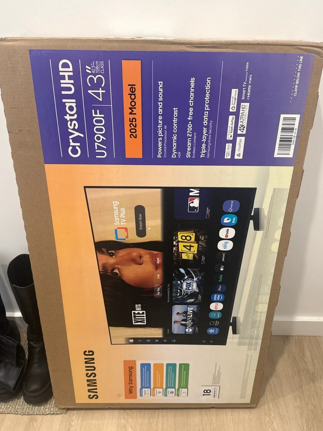 Samsung Crystal UHD U7900F 43" TV-unboxed image indicator(2)