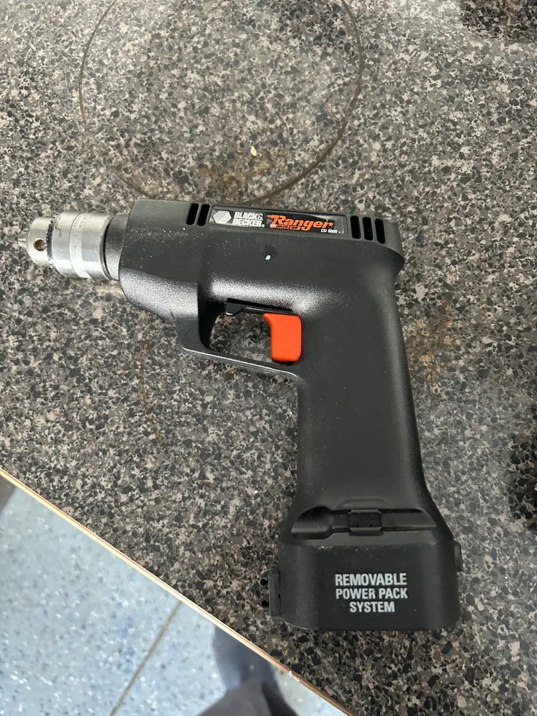 Black & Decker 8.4V Drill with Charger image indicator(6)